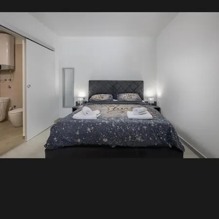 Vikis Place Appartamento *